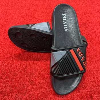 2021 Vânzare Fierbinte Bărbați Papuci Sandale Brand De Lux De Vara Noua Moda Pantofi Bază Moale Cu Suport Anti-Alunecare Caracteristică Sea Beach